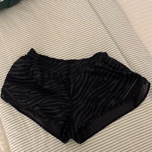 Lululemon hotty hot shorts 2.5 inch inseem